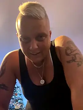 Bendoverbetty3 online show from December 21, 9:48 pm