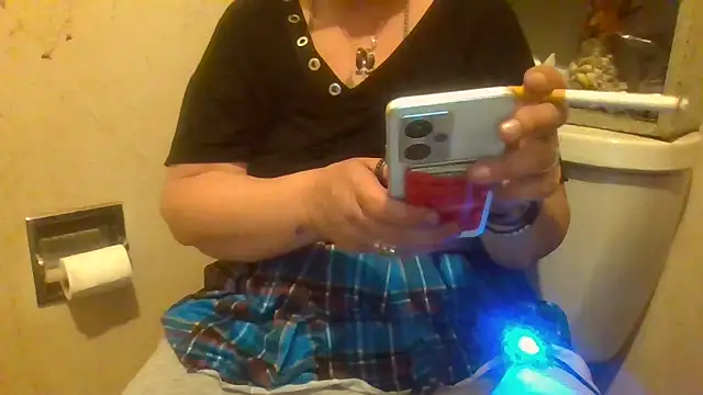 becky1111 online show from June 14, 10:00 pm