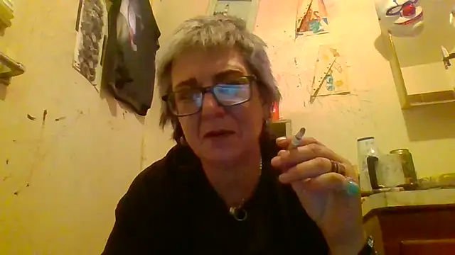 Snapshot of becky1111 chatting on April 19, 7:16 pm becky1111 online show from April 19, 7:16 pm