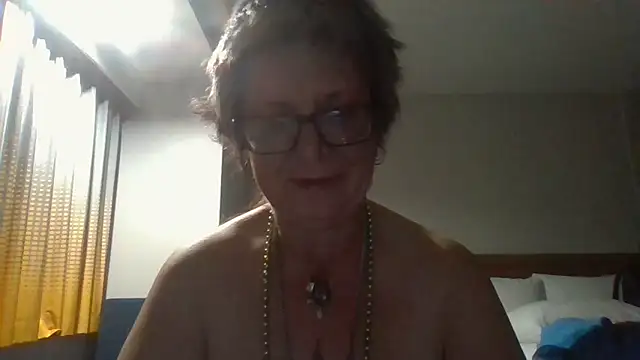 Snapshot of becky1111 chatting on April 18, 4:48 am becky1111 online show from April 18, 4:48 am
