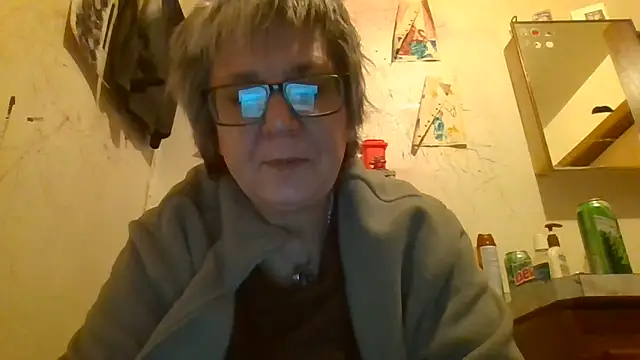 Snapshot of becky1111 chatting on May 19, 8:54 am becky1111 online show from May 19, 8:54 am