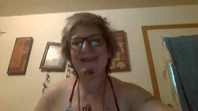 becky1111 online show from May 28, 11:38 am