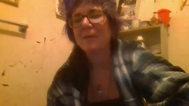 becky1111 online show from June 17, 7:30 am