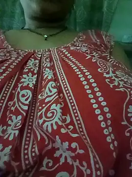 Snapshot of MAHI066 chatting on December 18, 5:28 pm MAHI066 online show from December 18, 5:28 pm