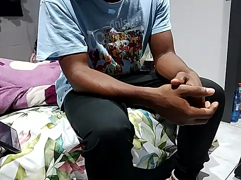 TheVersCouple online show from May 15, 10:52 pm