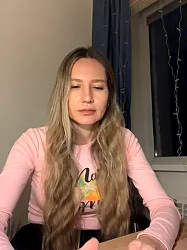 Snapshot of 1Moonlight1 chatting on December 20, 5:38 pm 1Moonlight1 online show from December 20, 5:38 pm