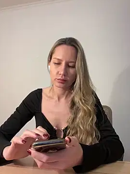 1Moonlight1 online show from February 9, 12:19 am