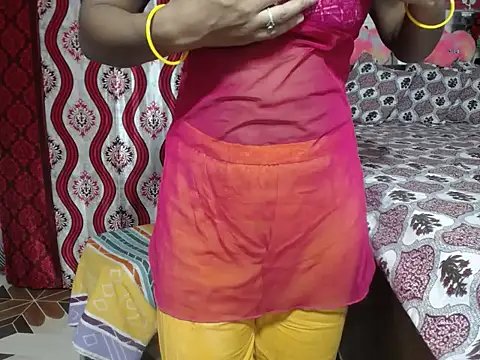 surbhi01 online show from June 26, 4:29 am
