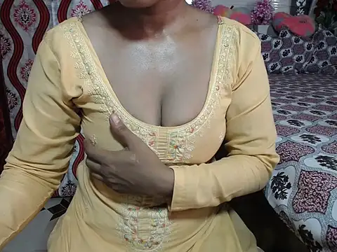 surbhi01 online show from July 16, 6:54 am