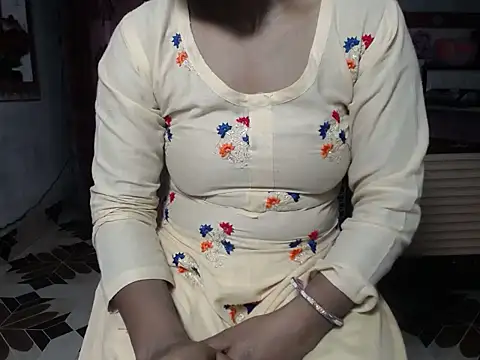 surbhi01 online show from May 17, 6:57 am