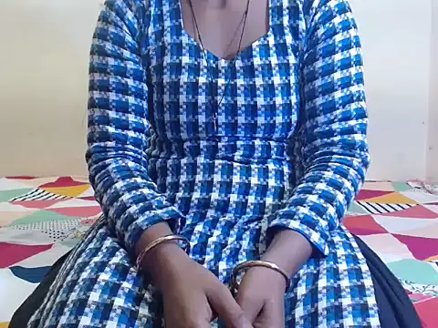 Snapshot of surbhi01 chatting on December 19, 7:22 am surbhi01 online show from December 19, 7:22 am