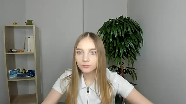 TonaSaether online show from December 20, 5:32 am