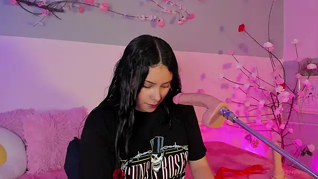 Snapshot of isabellagiirl chatting on April 19, 8:33 pm isabellagiirl online show from April 19, 8:33 pm