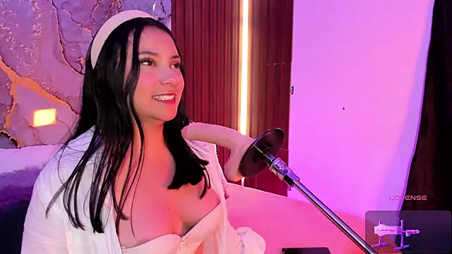 Snapshot of isabellagiirl chatting on December 18, 2:32 pm isabellagiirl online show from December 18, 2:32 pm