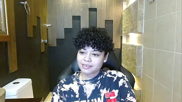 Snapshot of Sasha_Venom chatting on February 5, 11:33 pm Sasha Venom online show from February 5, 11:33 pm