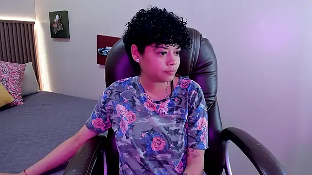 Snapshot of Sasha_Venom chatting on February 6, 11:45 pm Sasha Venom online show from February 6, 11:45 pm