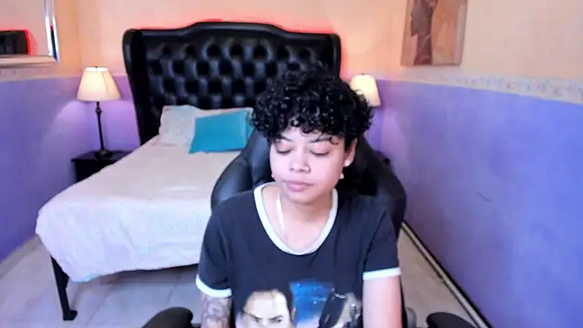 Snapshot of Sasha_Venom chatting on February 12, 11:37 pm Sasha Venom online show from February 12, 11:37 pm