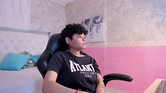 Snapshot of Sasha_Venom chatting on December 18, 1:26 pm Sasha Venom online show from December 18, 1:26 pm