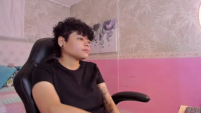 Snapshot of Sasha_Venom chatting on December 19, 1:02 pm Sasha Venom online show from December 19, 1:02 pm