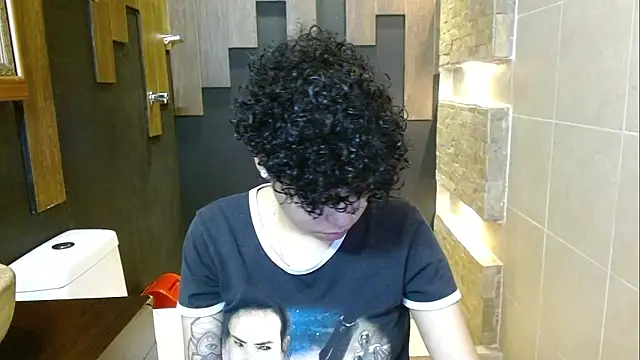 Snapshot of Sasha_Venom chatting on February 3, 11:32 pm Sasha Venom online show from February 3, 11:32 pm