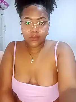 Snapshot of Yohanna_fox chatting on December 17, 11:21 pm Yohanna fox online show from December 17, 11:21 pm