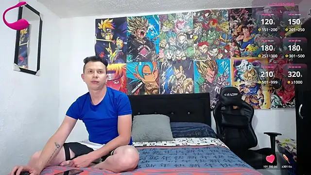 Snapshot of Golden_Boysx chatting on May 17, 9:04 pm Golden Boysx online show from May 17, 9:04 pm