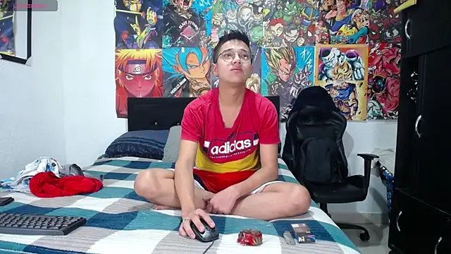 Snapshot of Golden_Boysx chatting on April 12, 11:24 am Golden Boysx online show from April 12, 11:24 am
