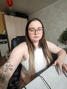 Snapshot of Elyslis chatting on December 17, 7:41 pm Elyslis online show from December 17, 7:41 pm