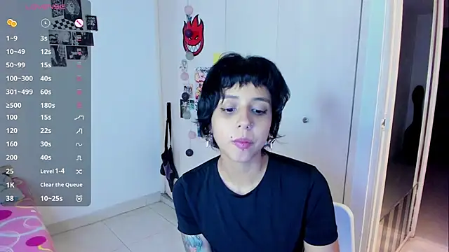 harakitty  online show from March 13, 1:43 am