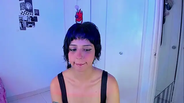 harakitty  online show from March 23, 3:56 pm