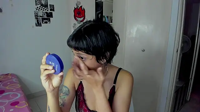 harakitty  online show from March 16, 11:18 pm