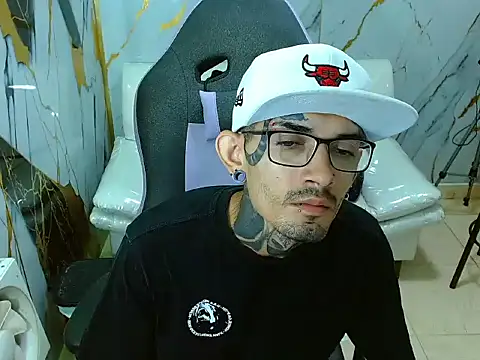 Boy tatto77 online show from March 24, 12:38 pm