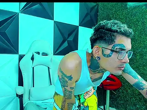 Boy tatto77 online show from March 9, 12:41 pm