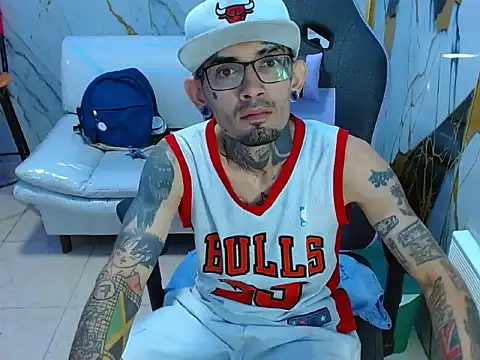 Snapshot of Boy_tatto77 chatting on May 13, 11:39 am Boy tatto77 online show from May 13, 11:39 am