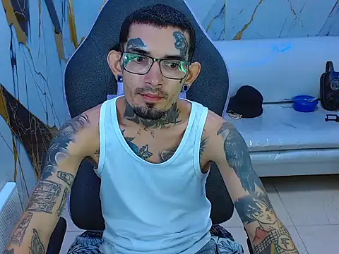 Boy tatto77 online show from July 19, 1:58 am