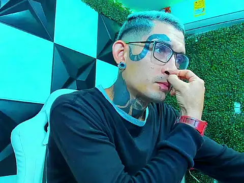 Boy tatto77 online show from January 7, 5:18 pm