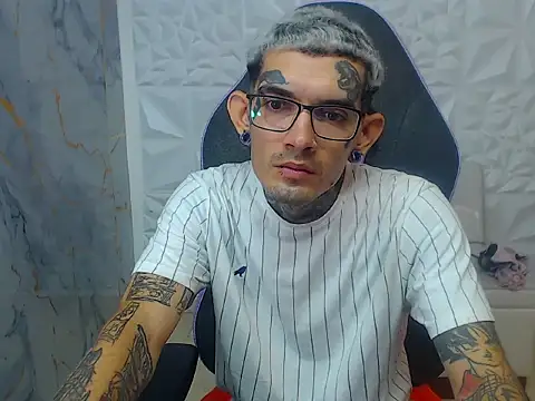 Boy tatto77 online show from February 8, 3:43 pm