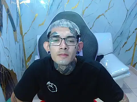 Boy tatto77 online show from February 13, 6:30 pm