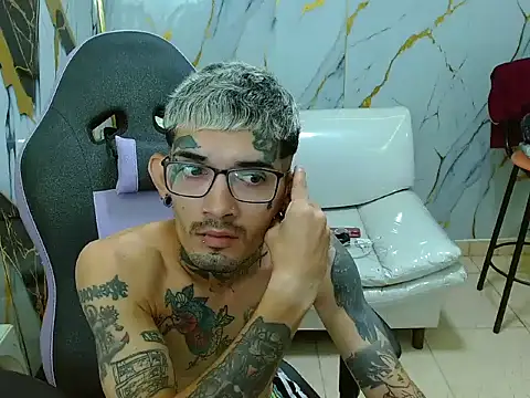 Boy tatto77 online show from March 14, 12:33 pm