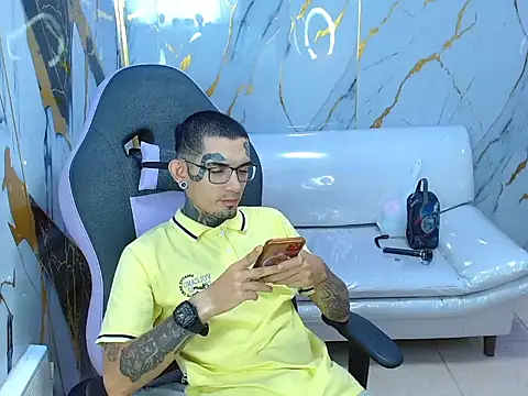 Boy tatto77 online show from June 30, 12:43 am