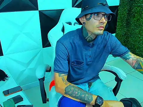 Boy tatto77 online show from January 16, 3:27 pm