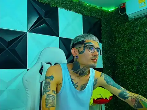 Boy tatto77 online show from February 25, 5:46 pm