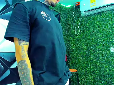 Boy tatto77 online show from April 15, 9:59 pm