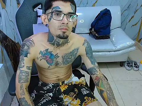 Snapshot of Boy_tatto77 chatting on May 30, 1:28 pm Boy tatto77 online show from May 30, 1:28 pm