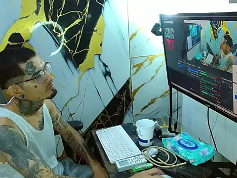 Snapshot of Boy_tatto77 chatting on April 25, 11:46 am Boy tatto77 online show from April 25, 11:46 am