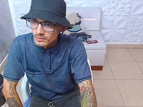 Boy tatto77 online show from March 20, 1:12 pm