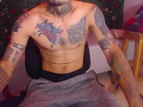 Snapshot of Boy_tatto77 chatting on June 2, 1:00 pm Boy tatto77 online show from June 2, 1:00 pm