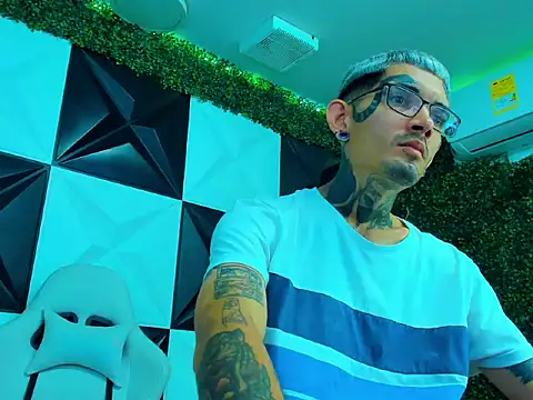 Boy tatto77 online show from February 10, 5:56 pm