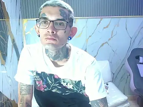 Boy tatto77 online show from January 13, 5:28 pm