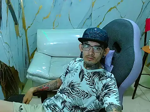 Boy tatto77 online show from March 31, 12:07 pm